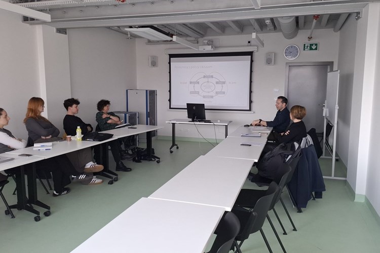 Slika /slike/FPZ 2.jpg